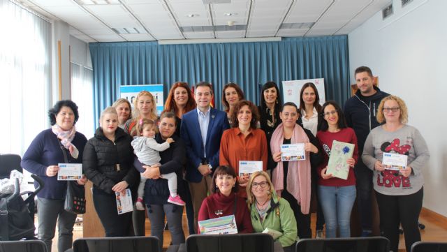 El Ayuntamiento entrega los premios de la V campaña `Compra sus libros en Lorquí