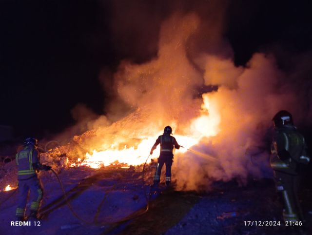 Incendio en el polígono industrial de Lorquí